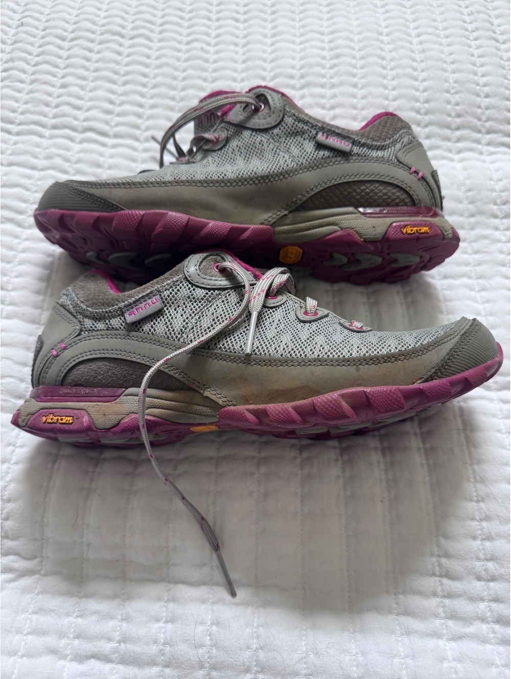 Teva Ahinu Mesh Low Trail Hiking Shoes Women's Size 8 Grey Pink Vibram Soles